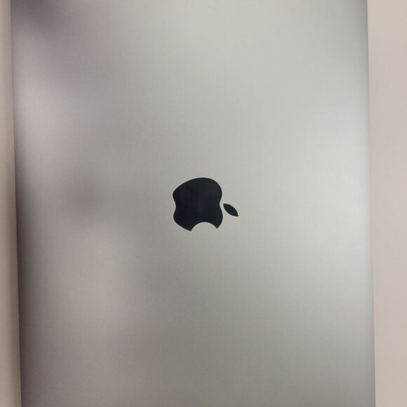 MacBook Air (Late 2020) | M1 Chip | 16GB ram | 256GB internal | 8-Core CPU | 7-C - Picture 1 of 4